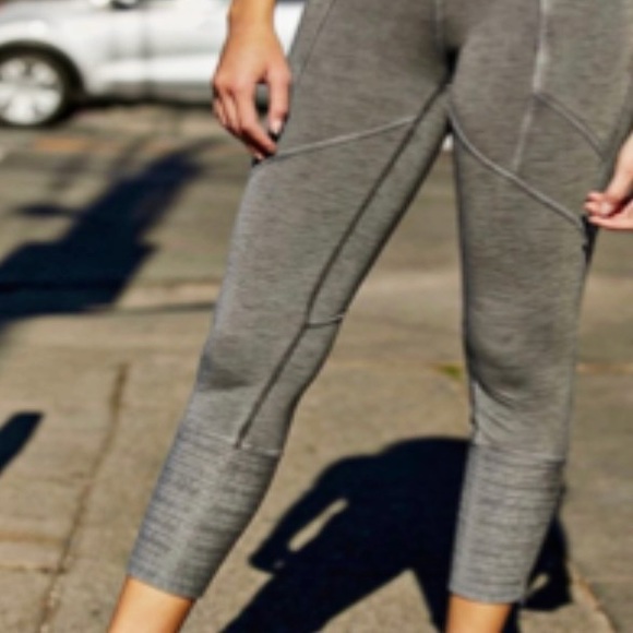 ⭐️Free People Movement Get On It Legging Silver Women’s Size Small - Picture 1 of 4